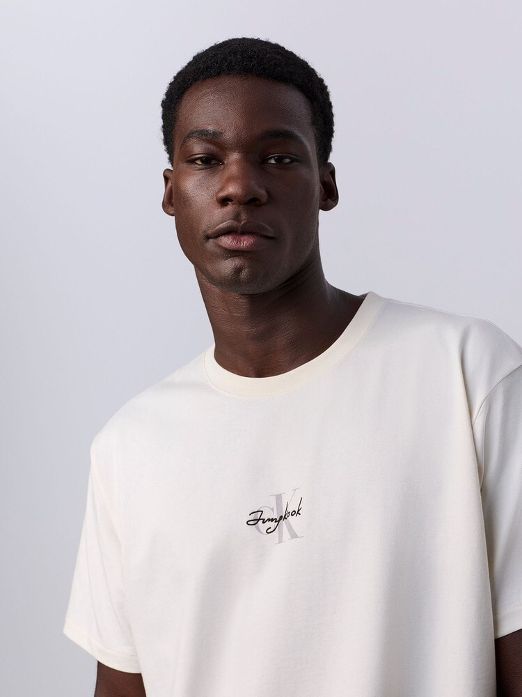  　ジョングクコラボTシャツ Tシャツ - モノロゴTシャツ | カルバン・クライン 公式オンラインストア