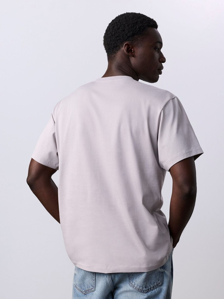 Tシャツ - ロゴバッジ リラックスTシャツ | カルバン・クライン 公式