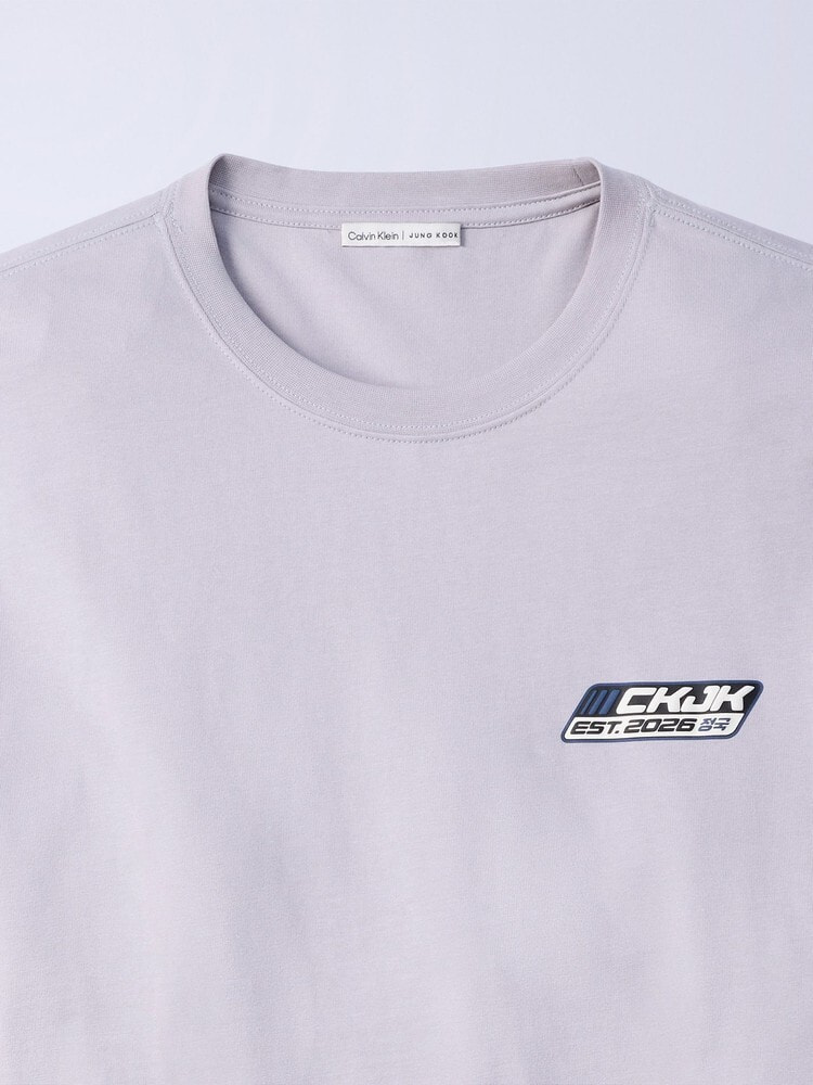 Tシャツ - ロゴバッジ リラックスTシャツ | カルバン・クライン 公式