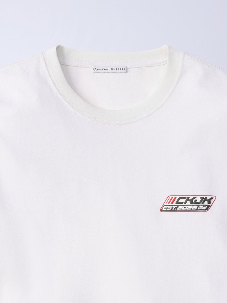 Tシャツ - ロゴバッジ リラックスTシャツ | カルバン・クライン 公式