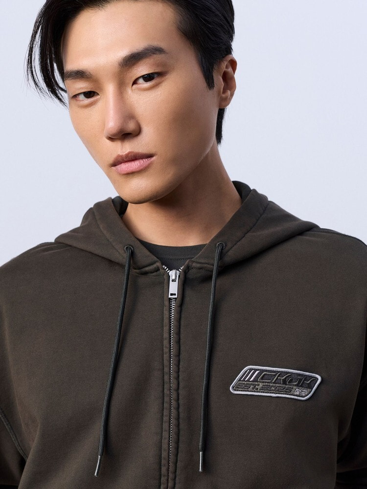   カルバンクライン　ジョングク着用リバーシブルダウン カルバン・クライン（CALVIN KLEIN）がジョングク（JUNG KOOK）を起用