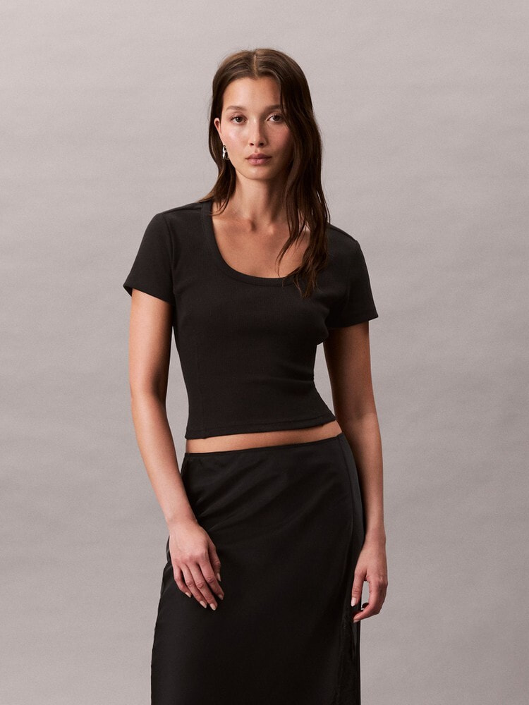 Tシャツ - オープンバッククロップドTシャツ | カルバン