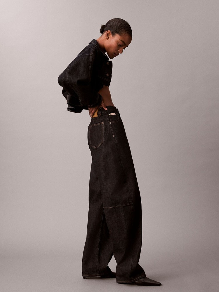 定番アイテム | アパレル | ウィメンズ | カルバン・クライン