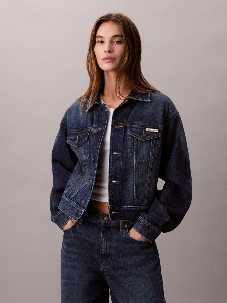 美品Ｍ♡  カルバンクライン ショート丈フーディ ショート丈 パーカー Calvin Klein(カルバンクライン