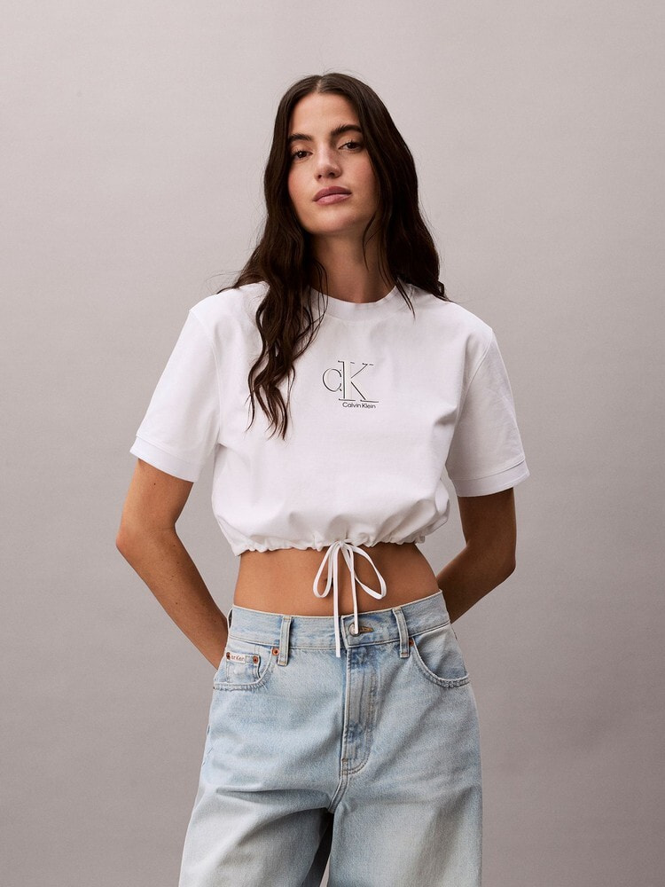 カルバンクライン　ショート丈　クロップド丈　ホワイト　ハイネック ウィメンズ | Tシャツ | カルバン クライン 公式オンラインストア