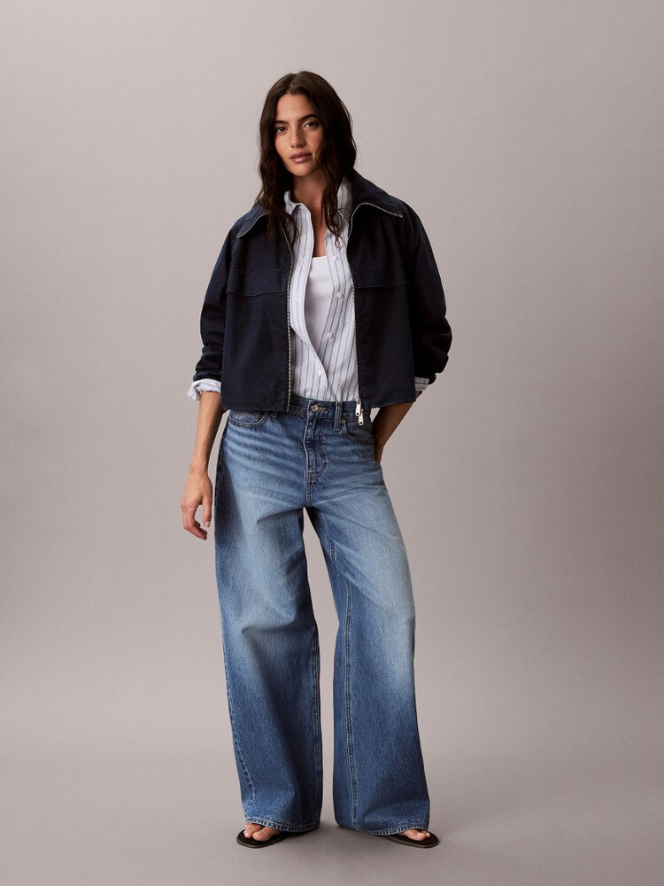 Denim on Display | アパレル | ウィメンズ | カルバン・クライン 公式
