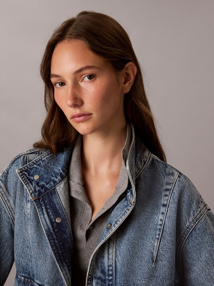 Denim on Display | アパレル | ウィメンズ | カルバン・クライン 公式