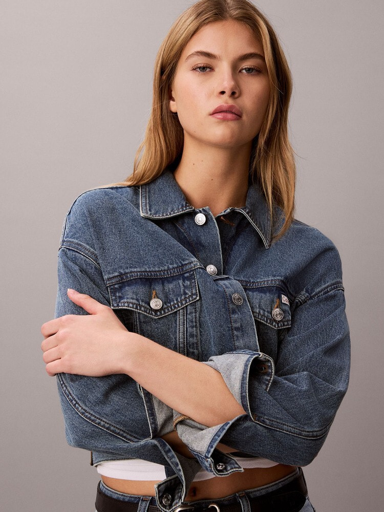 Denim on Display | アパレル | ウィメンズ | カルバン・クライン 公式