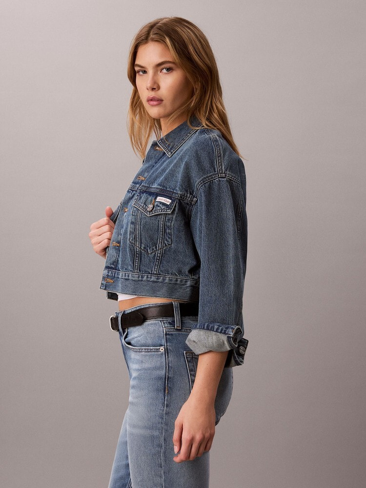 Denim on Display | アパレル | ウィメンズ | カルバン・クライン 公式