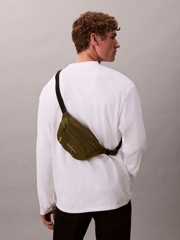 美品 カルバンクライン ボディバッグ ck柄 クロスボディ ウエスト モノグラム クロスボディバッグ - レイズウエストバッグ | カルバン