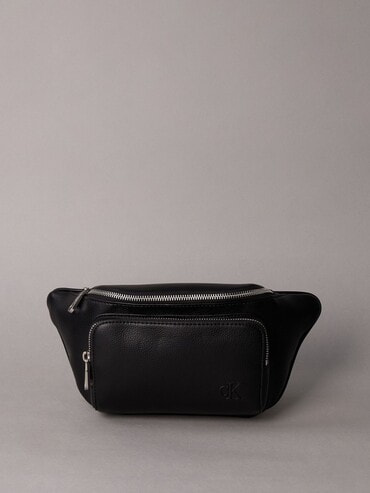 u*1様 カルバンクライン　クロスボディバッグ　レイズリポーターバッグ クロスボディバッグ - レイズリポーターバッグ | カルバン・クライン