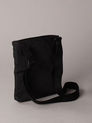 ourフィットショルダーバッグ　ブラック スタイルブロック STYLEBLOCK 三日月型PUレザーショルダーバッグ