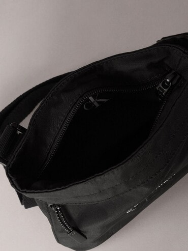 【美品‼️】  ボディバッグ ブラック(CKロゴ入り) カルバンクライン ロゴ ボディバッグ ウエストバッグ ブラック