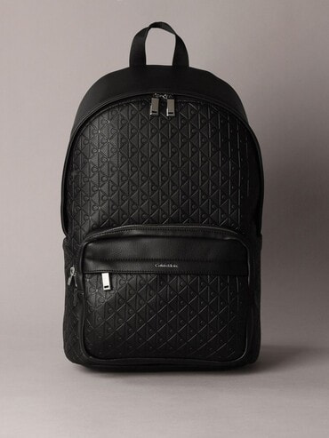 リュック - エンブレムエンボスラウンドバックパック | カルバン