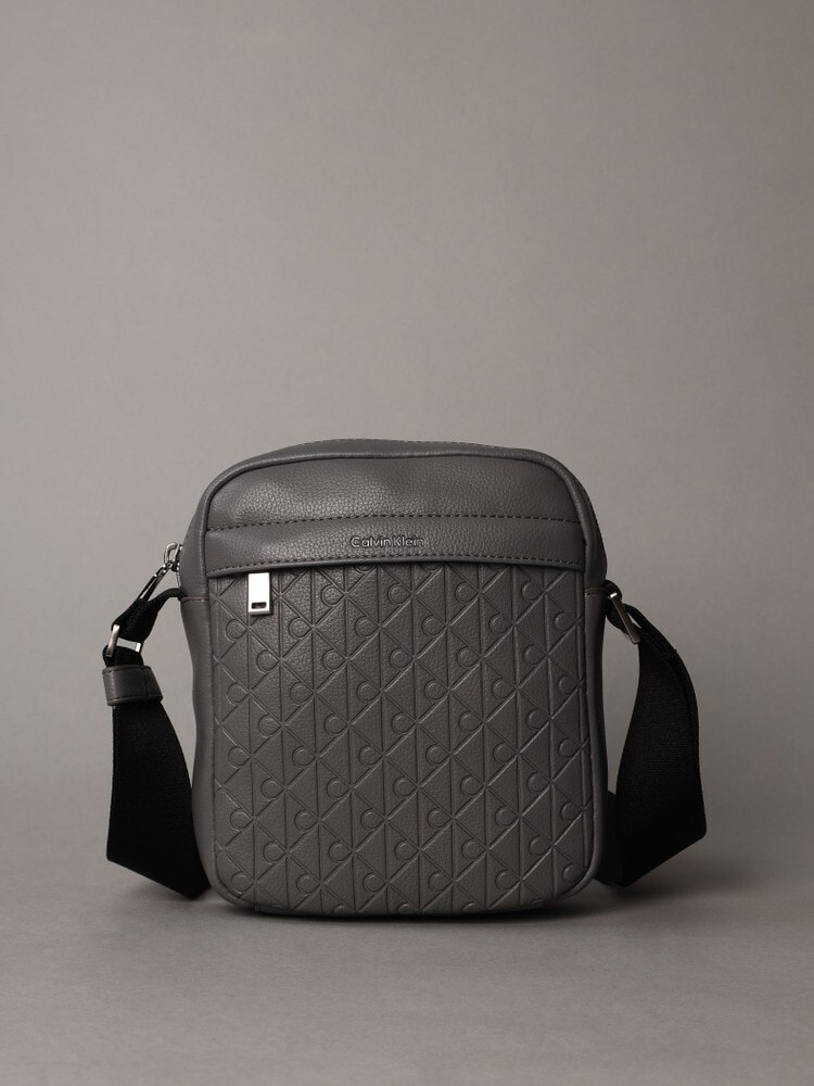 ウィメンズ | バッグ&バッグパック | カルバン クライン 公式 ウィメンズ | バッグ&バッグパック | カルバン クライン 公式