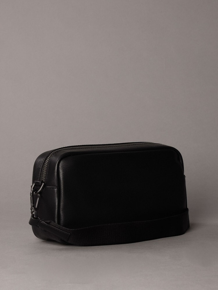 クロスボディバッグ - ジップカメラバッグ | カルバン・クライン 公式