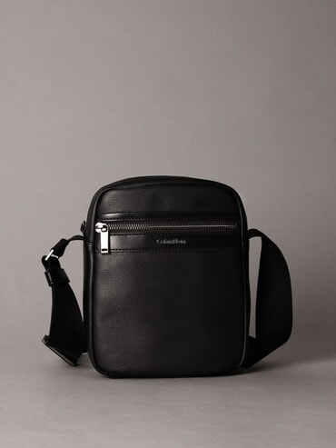 クロスボディバッグ - エンブレムエンボスウエストバッグ