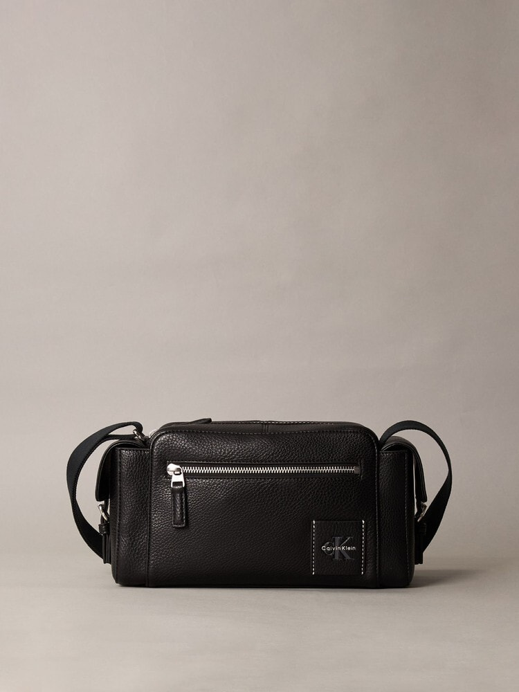 Men's Accessories | メンズ | カルバン・クライン 公式オンラインストア