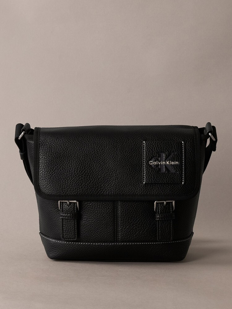 Men's Accessories | メンズ | カルバン・クライン 公式オンラインストア