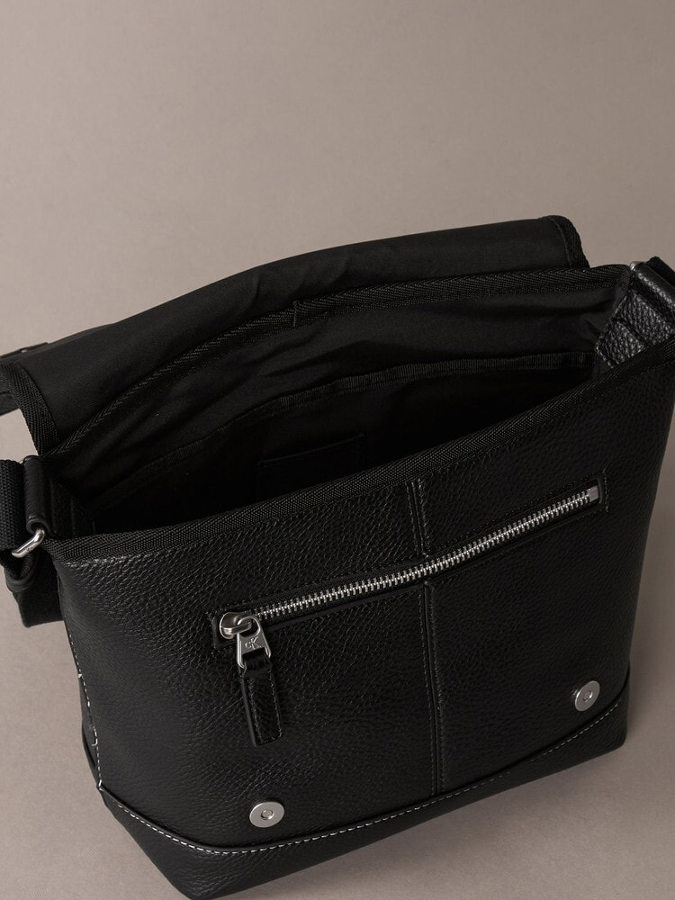 Men's Accessories | メンズ | カルバン・クライン 公式オンラインストア