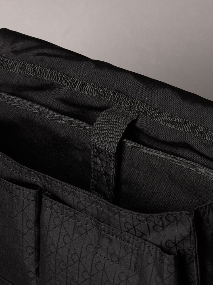 Men's Accessories | メンズ | カルバン・クライン 公式オンラインストア