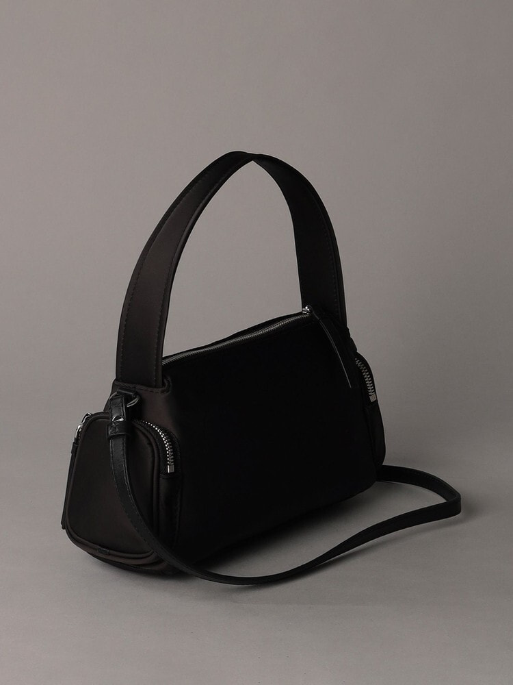 【新品/本物】カルバンクライン　 ボディバッグ/ボルドー￥30,800 2点以上でさらに10%OFF】クロスボディバッグ - ピンチホーボー
