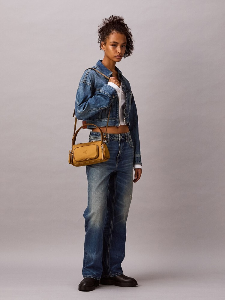 ウィメンズ | クロスボディバッグ | カルバン・クライン 公式