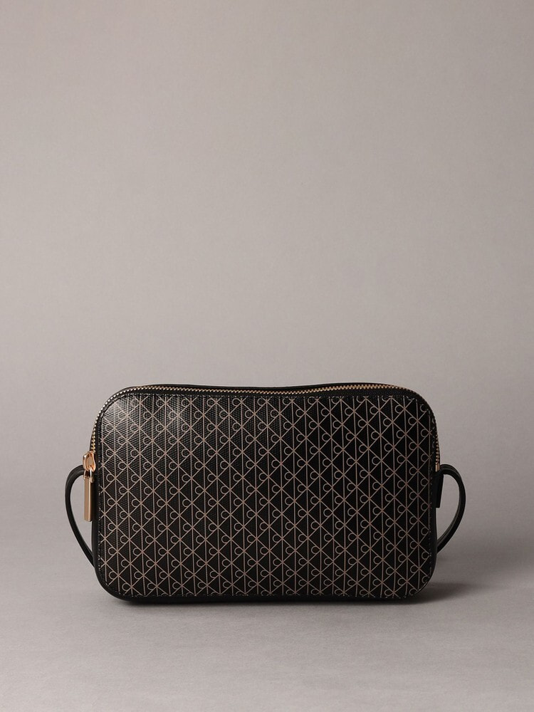 【極美品】カルバンクライン CK ショルダーバッグ ボディバッグ クロスボディ 関税込】Calvin Klein○カルバンクライン クロスボディバッグ