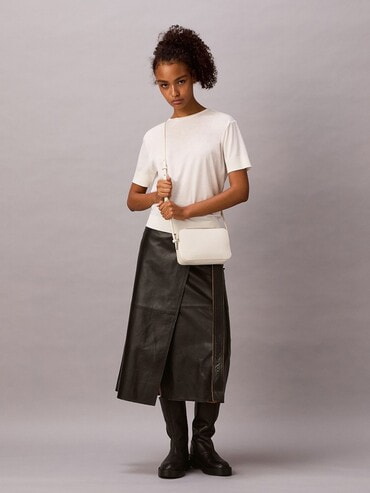 クロスボディバッグ - エンブレムカメラバッグ | カルバン