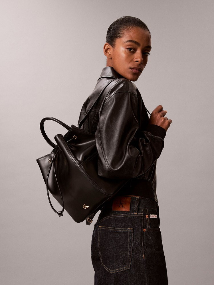 Women's Accessories | ウィメンズ | カルバン・クライン 公式