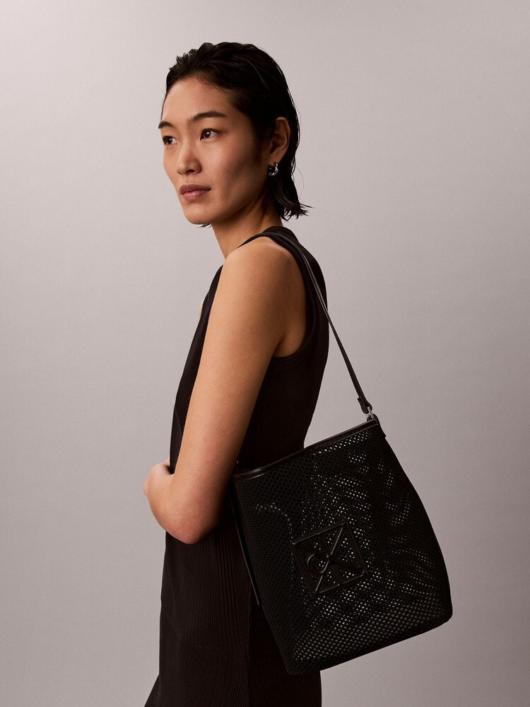 【A101】ショルダーバッグ カルバンクライン 総柄 Calvin Klein Shoulder Bag Book│宝島社の通販 宝島チャンネル