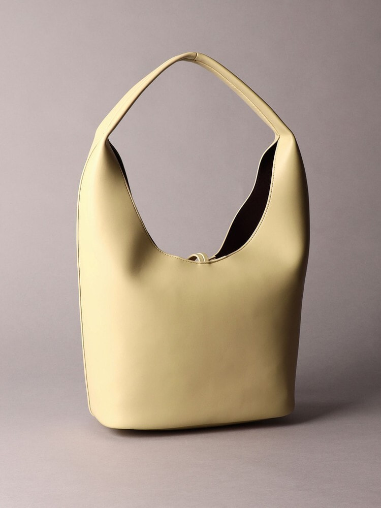 【Calvan】テディロゴトートバッグ★国内発 CHARLES & KEITH Calla カルラ トートバッグ【再入荷