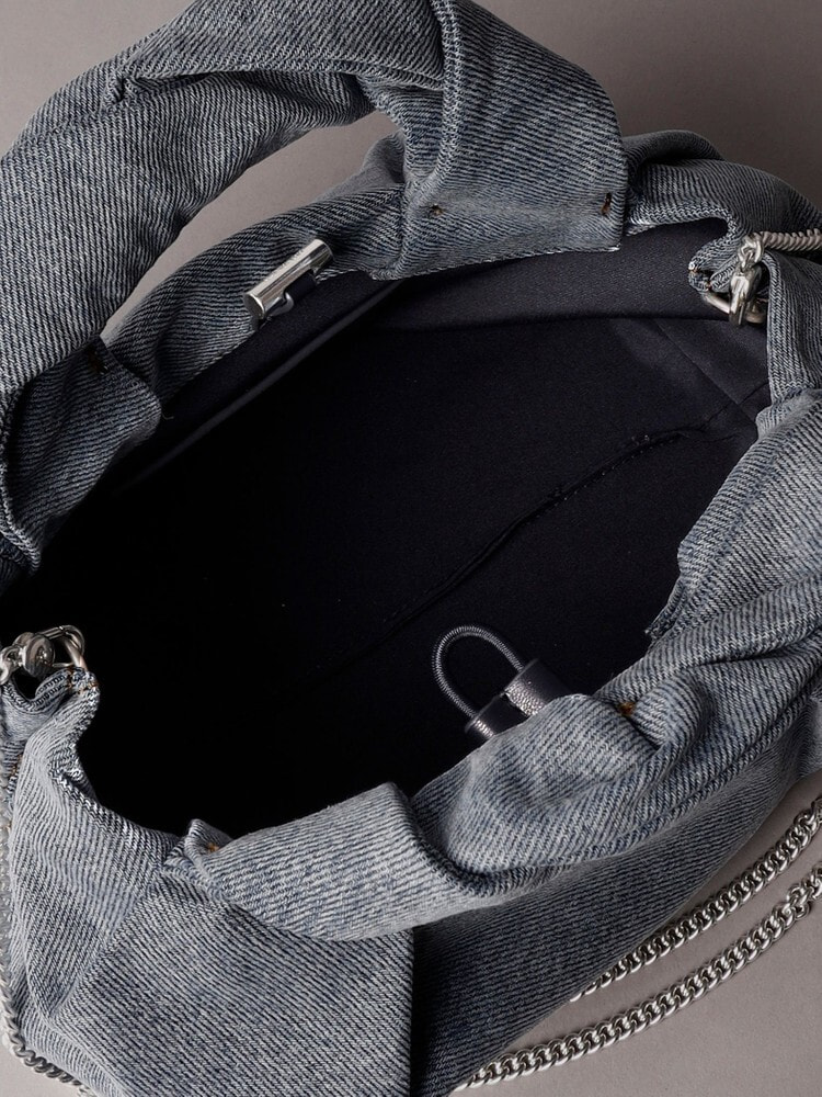 カルバンクライン クロスボディバッグ オンラインストア限定】 Calvin Klein (カルバンクライン