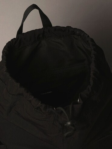 リュック - フラップナイロンバックパック | カルバン・クライン