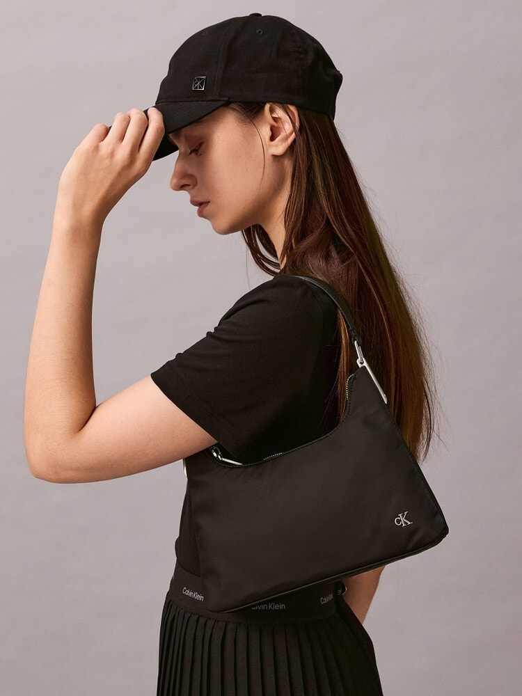 バッグ - スモールショルダーバッグ | カルバン・クライン 公式