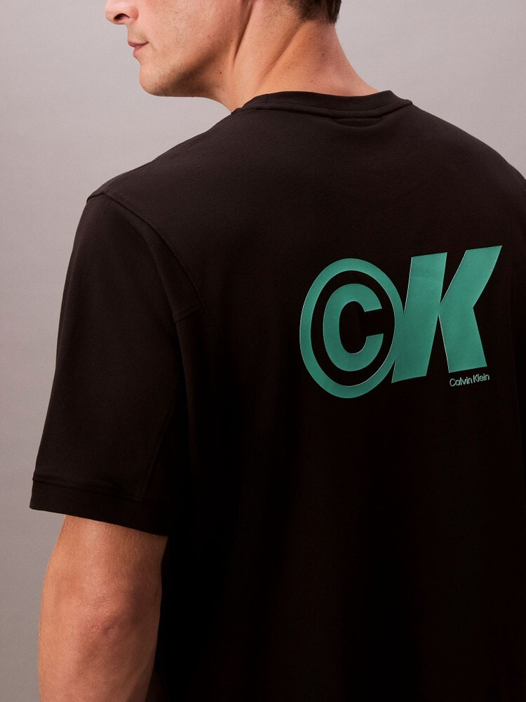   カルバンクライン 原宿店限定 Tシャツ 黒 XS ウィメンズ | Tシャツ | カルバン クライン 公式オンラインストア