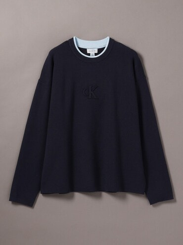 ニット - エンボスロゴクルーネックセーター[MINGYU / ミンギュ着用