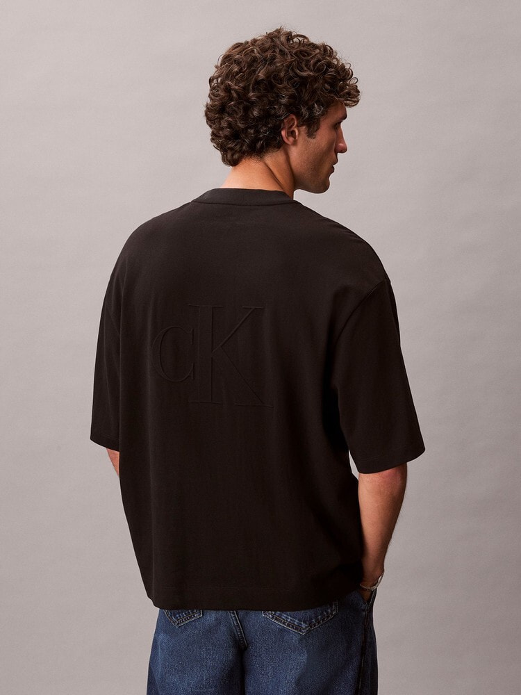 Tシャツ - リラックスピケエンボスTシャツ | カルバン・クライン 公式