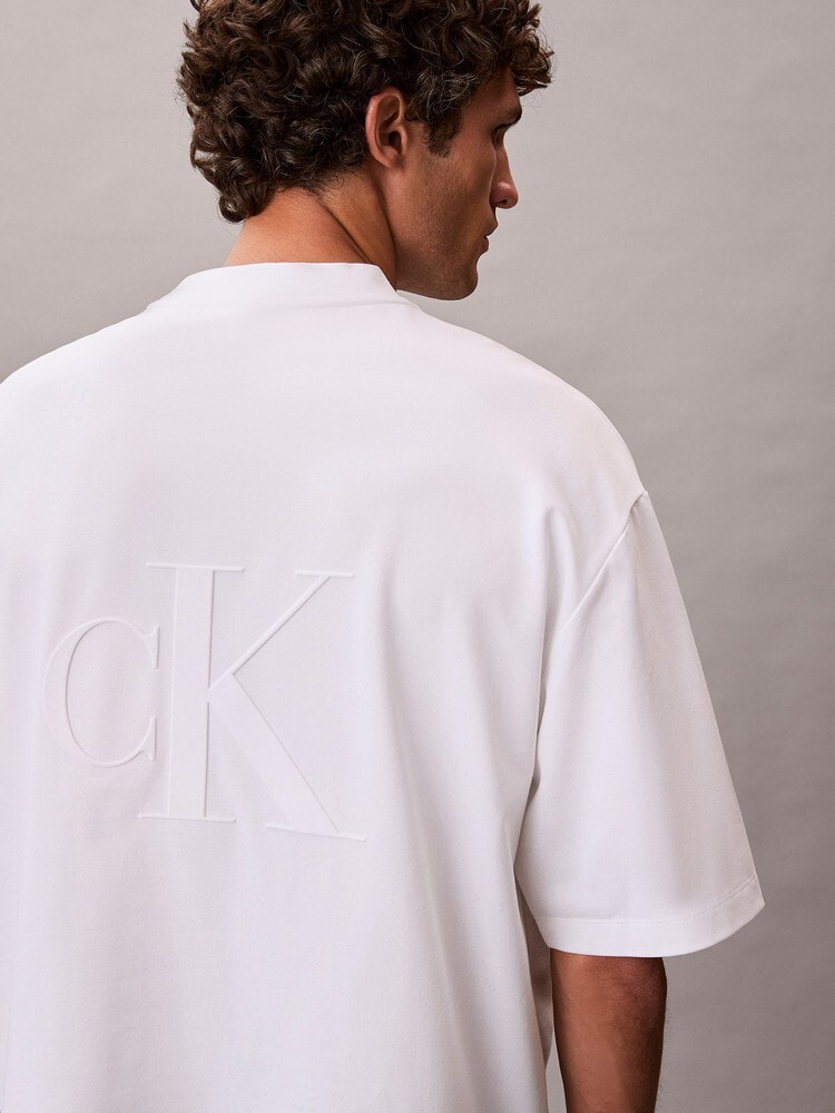 Tシャツ - リラックスピケエンボスTシャツ | カルバン・クライン 公式