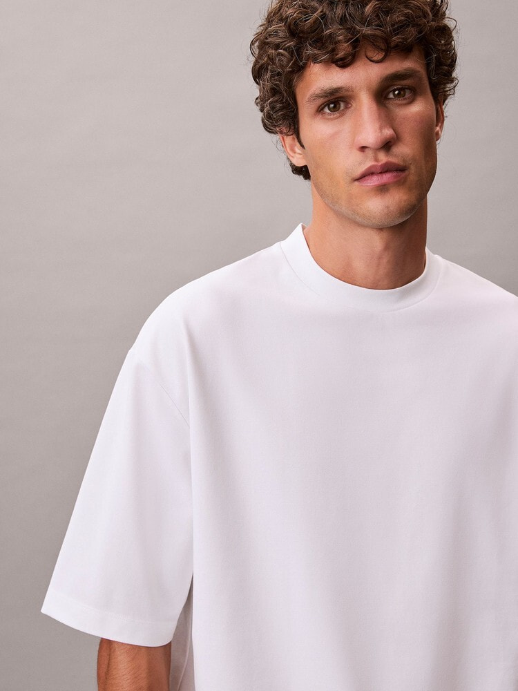 Tシャツ - リラックスピケエンボスTシャツ | カルバン・クライン 公式