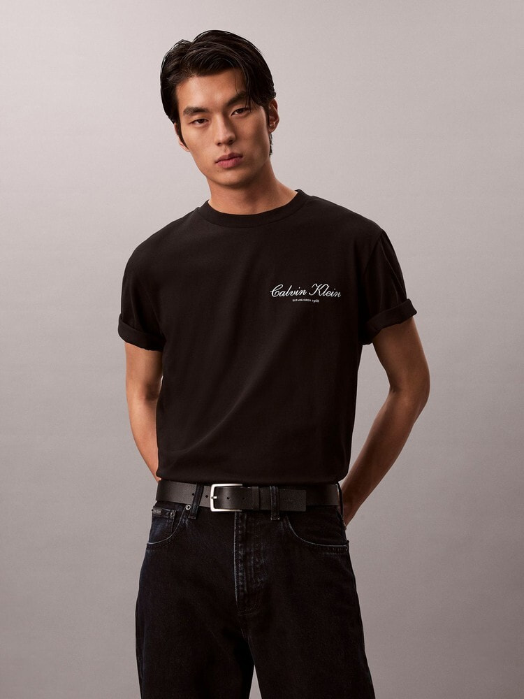 Tシャツ - スクリプトロゴグラフィッククラシックTシャツ | カルバン