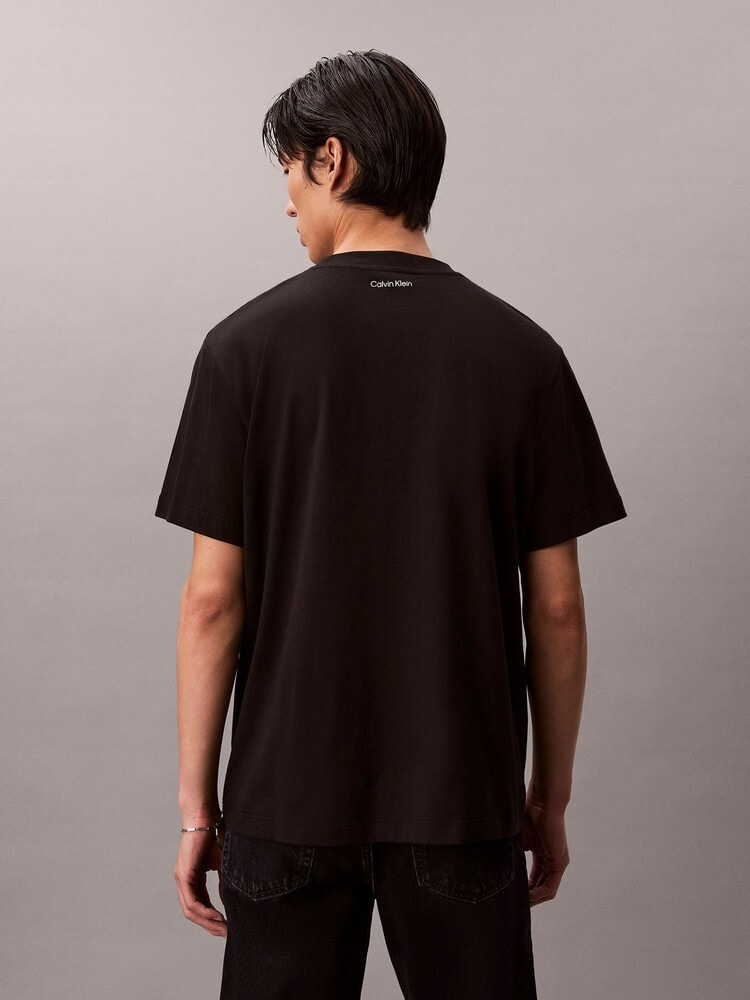 Tシャツ - スクリプトロゴグラフィッククラシックTシャツ | カルバン