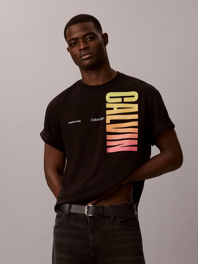 Tシャツ - Pride 90s グラデーションロゴTシャツ | カルバン・クライン