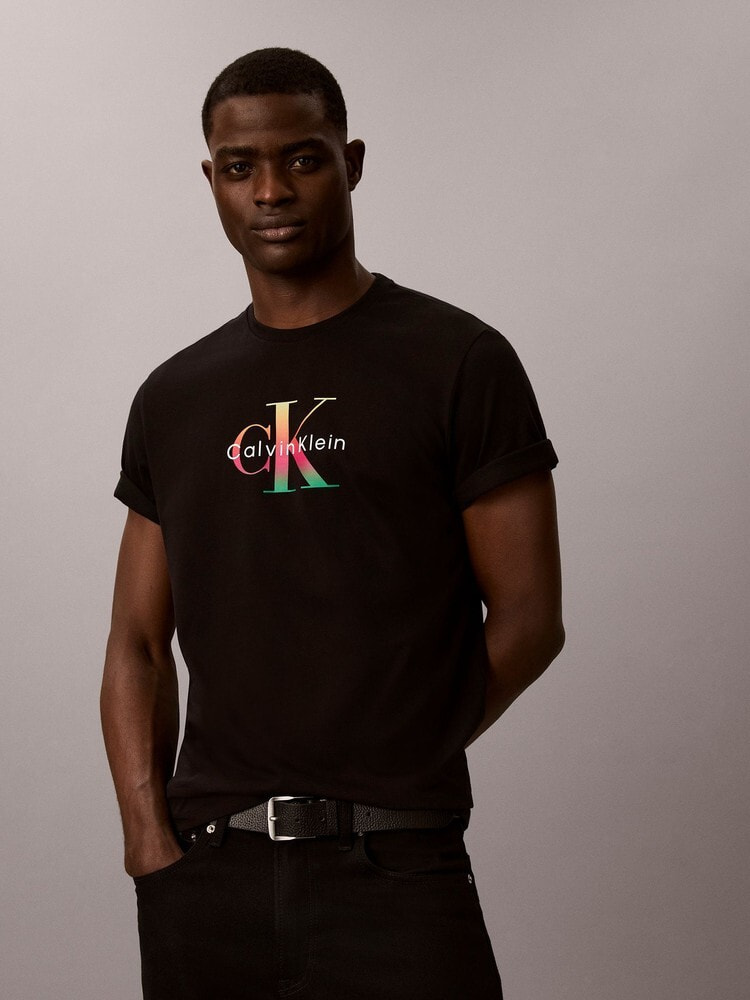 Jung Kook for   カルバンクライン Tシャツ 商品一覧 | カルバン・クライン 公式オンラインストア