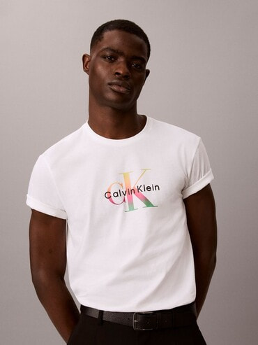 Tシャツ - Pride モノグラムグラフィックTシャツ | カルバン・クライン