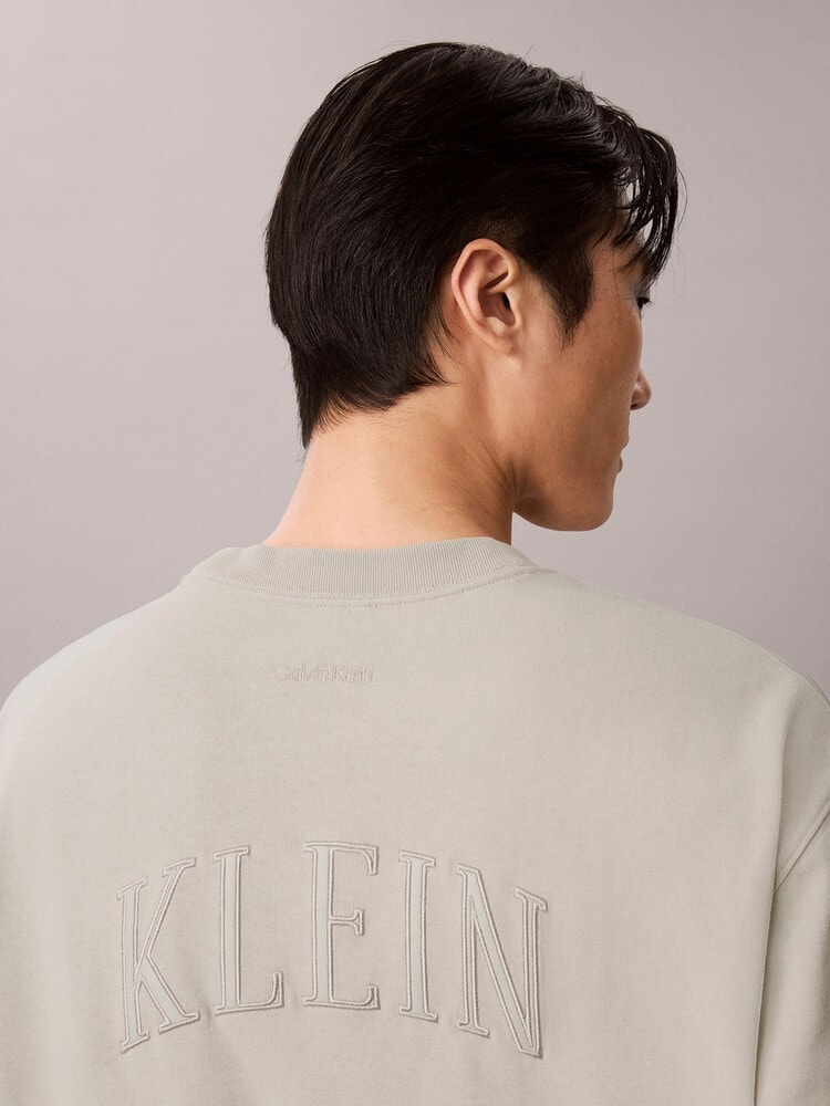 Tシャツ - リラックスフィットロゴアーチTシャツ 10