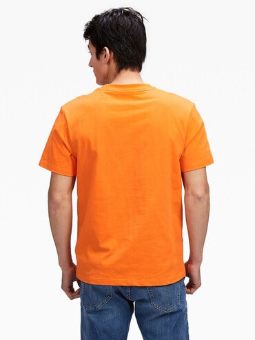 エンボスロゴレギュラーTシャツ | カルバン・クライン 公式オンライン 
