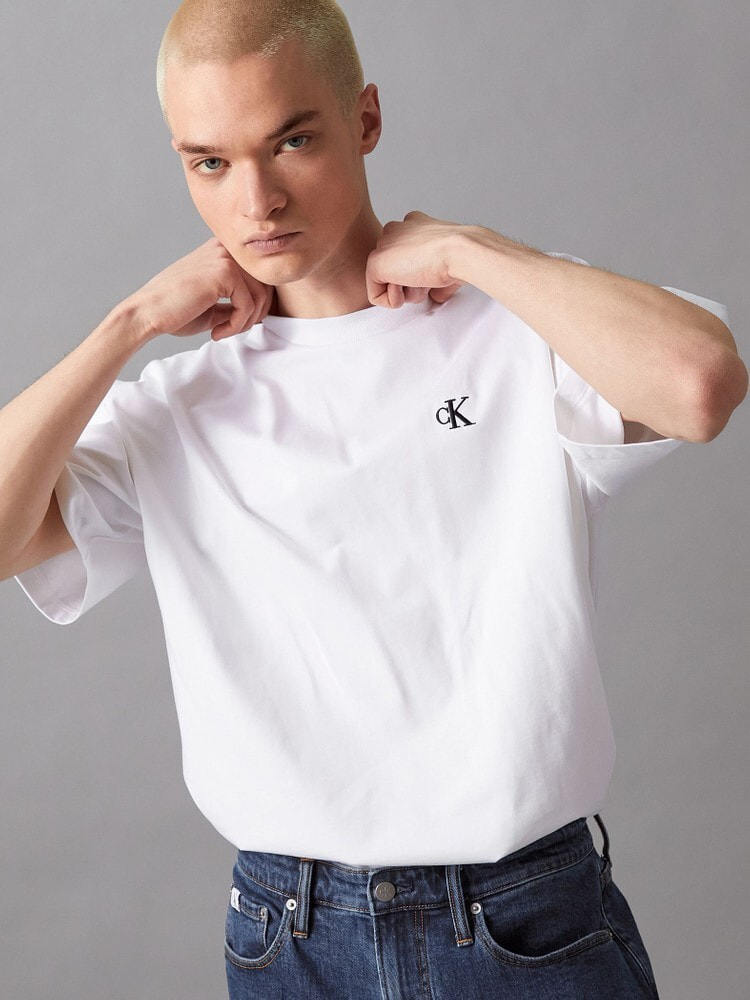ショートスリーブユニセックスエンボスロゴTシャツ | カルバン 