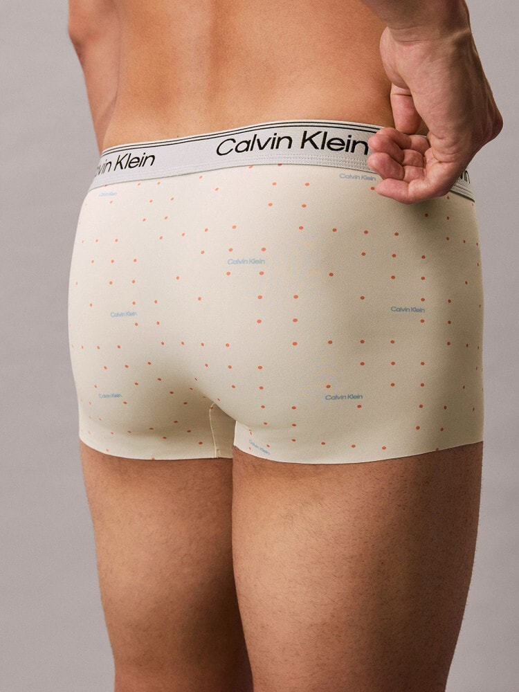 [CK UNDERWEAR] CKグラフィックローライズボクサーパンツ ボクサーパンツ - CK Black Prints ローライズトランクス