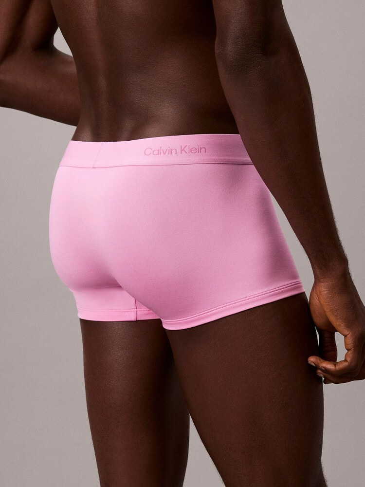 メンズ | 新着 | カルバン クライン 公式オンラインストア | カルバン